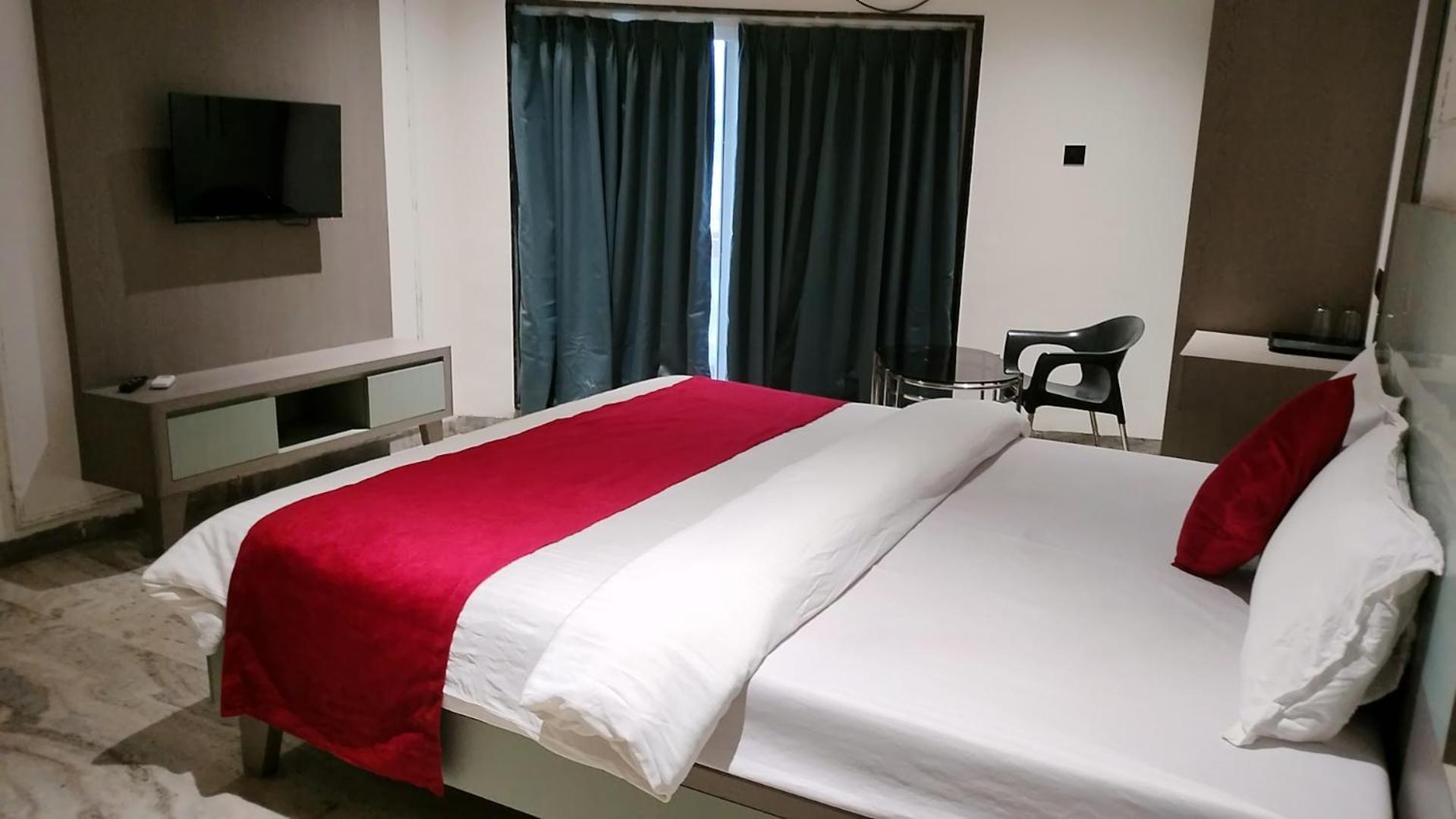 Golden Resort إيغاتبوري المظهر الخارجي الصورة